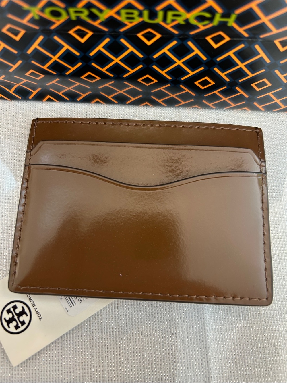 Tory Burch Emerson Patent Slim Card Case - Brown BNWT - Picture 7 of 8